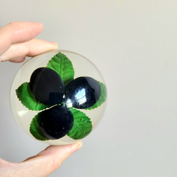 Vintage 1960-1970s Acrylic Lucite jam pot with blackberry design on the lid. - Picture 10 of 10